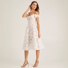 Load image into Gallery viewer, VALENTINA
