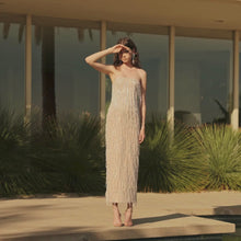 Load and play video in Gallery viewer, RAMONA
